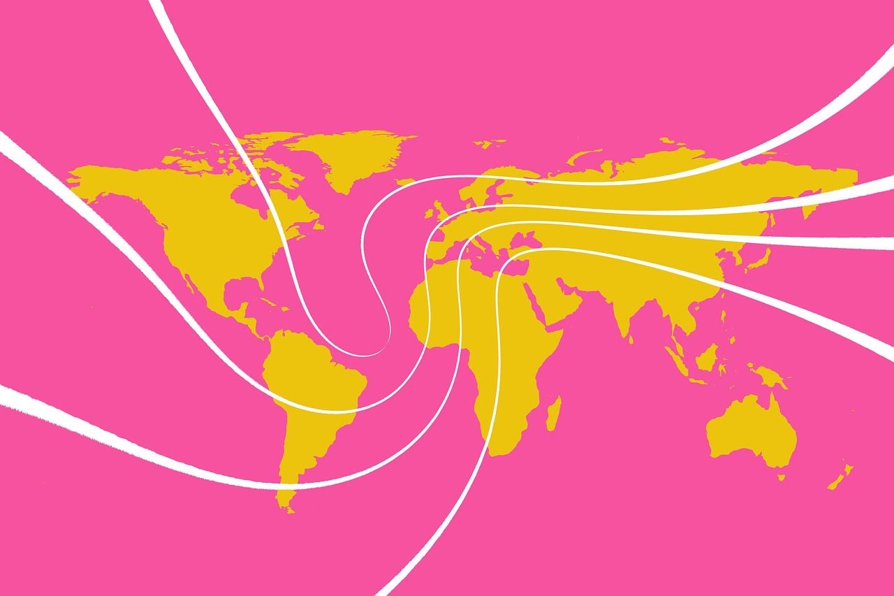 Kontinente der Welt, gelb auf pink, mit weißen geschwungenen Linien darüber